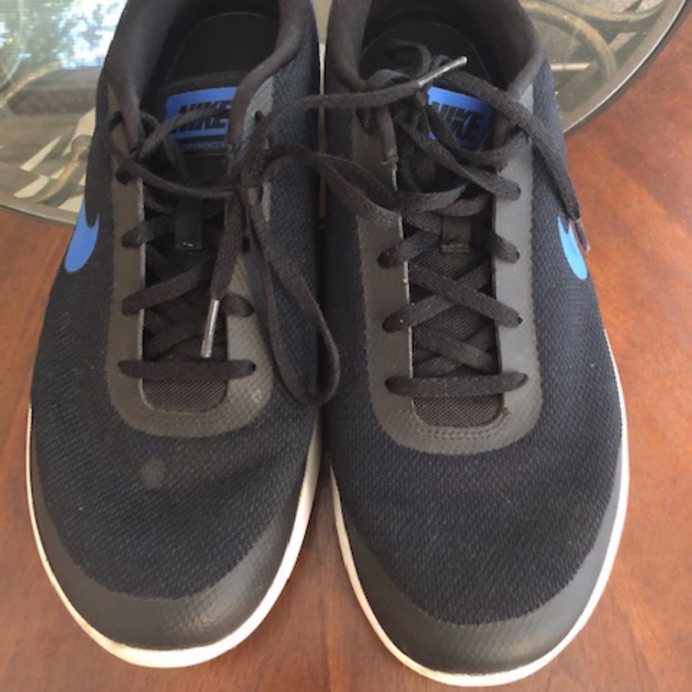 Black Nike Shoes